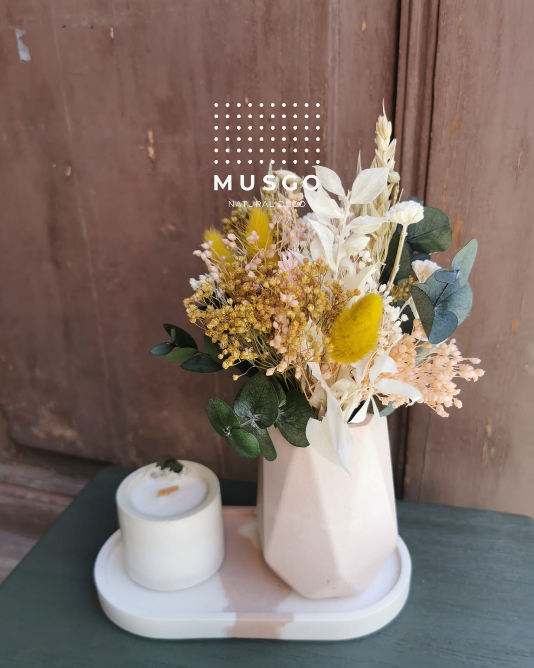 Viernes Floral. Ramito en jarrón classic. 10ABRIL