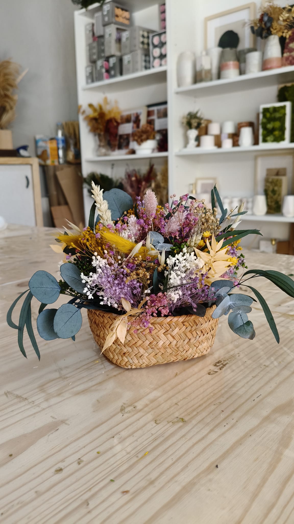 Viernes Floral. Mini Cesto de Flores preservadas 22 Mayo 2026